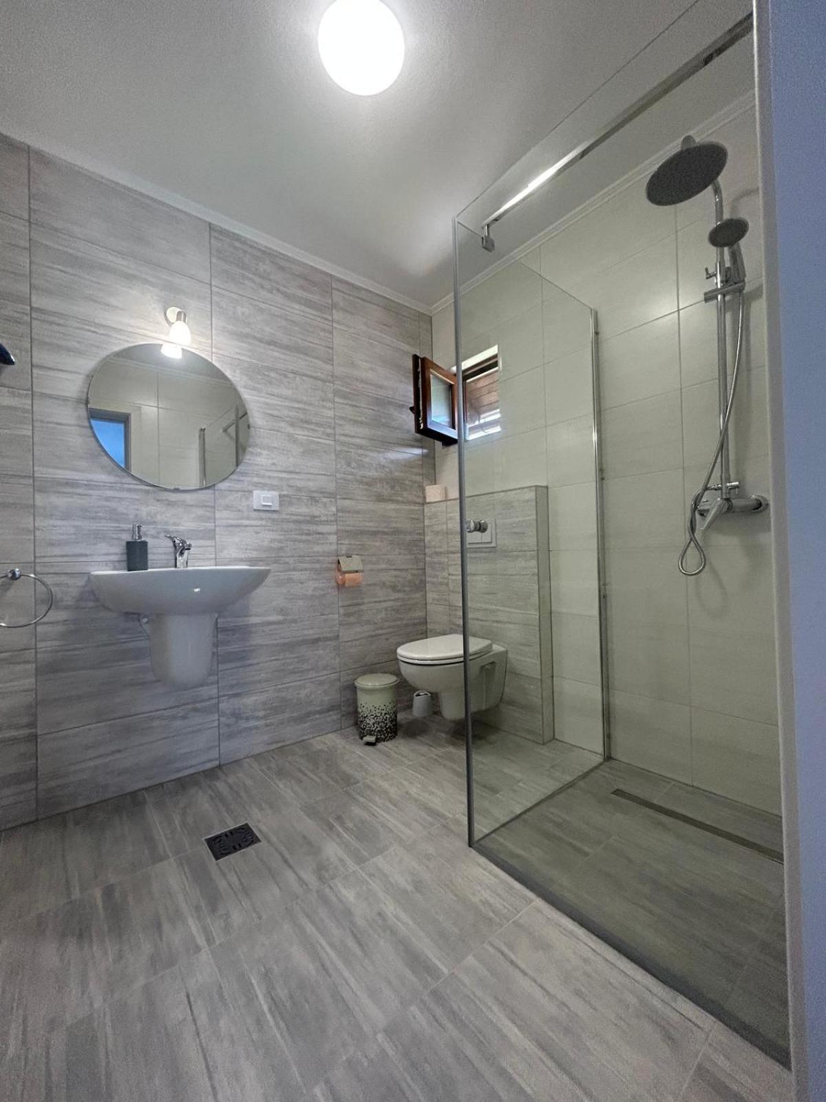 Hotel Casa Dani&Moni à Moeciu De Sus Extérieur photo